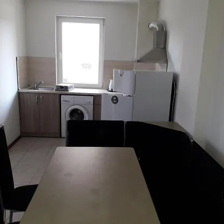 Ganz Real Estate 2 Apartment